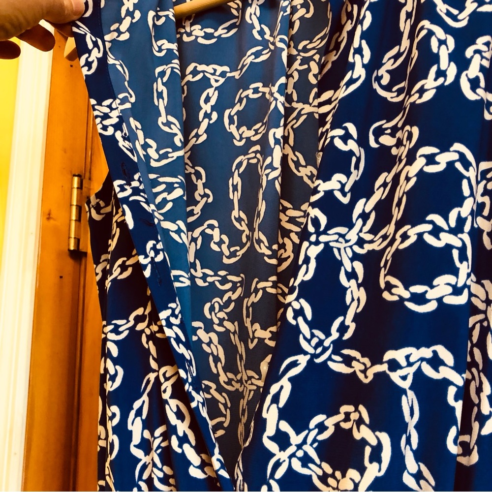 LIZ CLAIBORNE Dress Size 4 / Summer Shirt Dress / Chain Design / V-Neck - Picture 7 of 16